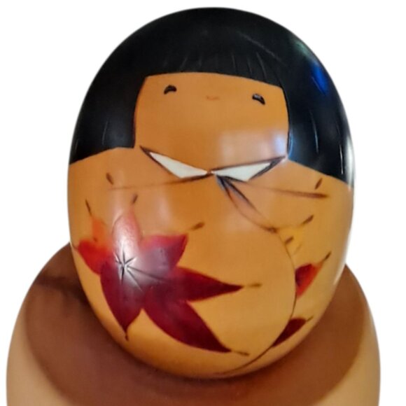 Kokeshi Egg Shaped Doll Signed And Stamped, From Poetry of the Four Seasons - Picture 4 of 8
